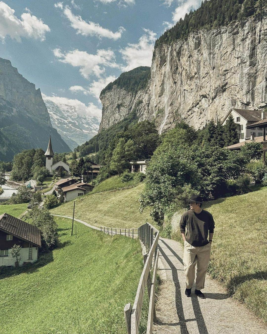 三浦大地さんのインスタグラム写真 - (三浦大地Instagram)「ただ存在しているという尊い豊かさ。  #alps #switzerland #🇨🇭」6月28日 18時27分 - daichi_1127