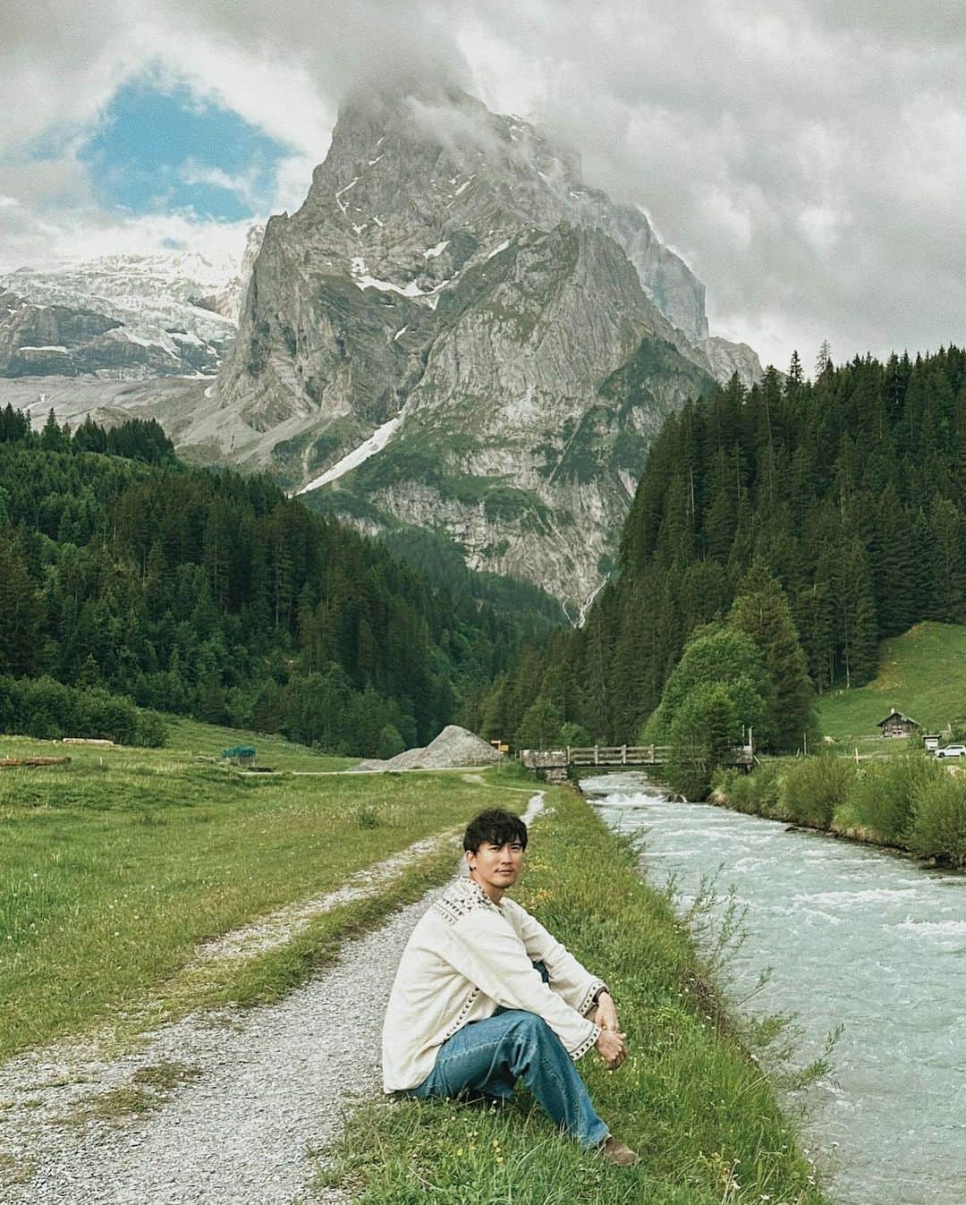三浦大地さんのインスタグラム写真 - (三浦大地Instagram)「ただ存在しているという尊い豊かさ。  #alps #switzerland #🇨🇭」6月28日 18時27分 - daichi_1127