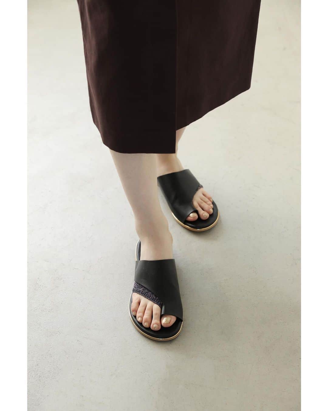 靴下屋公式アカウント（tabio）さんのインスタグラム写真 - (靴下屋公式アカウント（tabio）Instagram)「. “ サンダルの靴擦れ防止に "  小さい粒状のカラフルな意匠撚糸を使用した トングタイプのパーツソックス。 汗のベタつきも防いでくれるので 夏のサンダルコーデにオススメ！ ⁡ ▷カラフルノットトング 021190092 ¥880 ⁡ #tabio#タビオ#socks#sockstyle#socksoftheday#ootd#legfasion#レッグファッション#大人コーデ#summer#夏コーデ#トング#トングソックス#トングサンダル」6月28日 18時37分 - tabio.jp