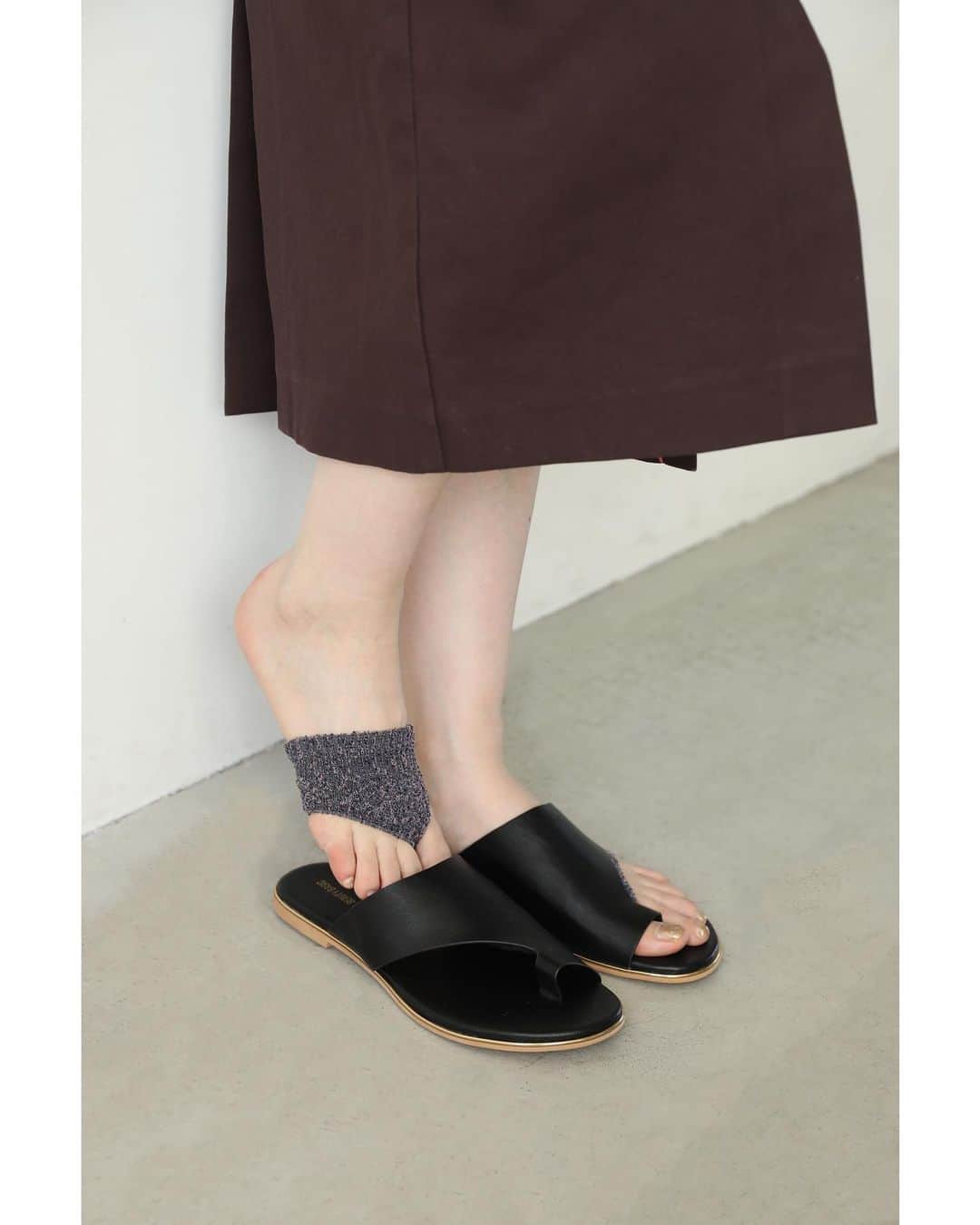 靴下屋公式アカウント（tabio）さんのインスタグラム写真 - (靴下屋公式アカウント（tabio）Instagram)「. “ サンダルの靴擦れ防止に "  小さい粒状のカラフルな意匠撚糸を使用した トングタイプのパーツソックス。 汗のベタつきも防いでくれるので 夏のサンダルコーデにオススメ！ ⁡ ▷カラフルノットトング 021190092 ¥880 ⁡ #tabio#タビオ#socks#sockstyle#socksoftheday#ootd#legfasion#レッグファッション#大人コーデ#summer#夏コーデ#トング#トングソックス#トングサンダル」6月28日 18時37分 - tabio.jp