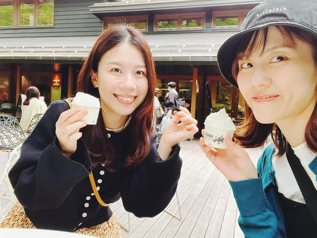 松田実里さんのインスタグラム写真 - (松田実里Instagram)「⁡ 軽井沢は妹とベビと。 愉快なひと時。 ⁡ #軽井沢 #長野 #karuizawa #避暑地 #ハルニレテラス #ほしのや #harvestnagaifarm #ジェラート #カフェ #デザート #日帰り #おでかけ #姉妹 #0歳児ママ #新ママ  #photography  #photogram #ベビーのいる暮らし #赤ちゃんのいる暮らし #0歳 #赤ちゃん #ベビー  #子供のいる暮らし #子育て #子育てママ  #mylife #lifestyle #instagood #mylife #love」6月28日 18時45分 - misato_matsuda