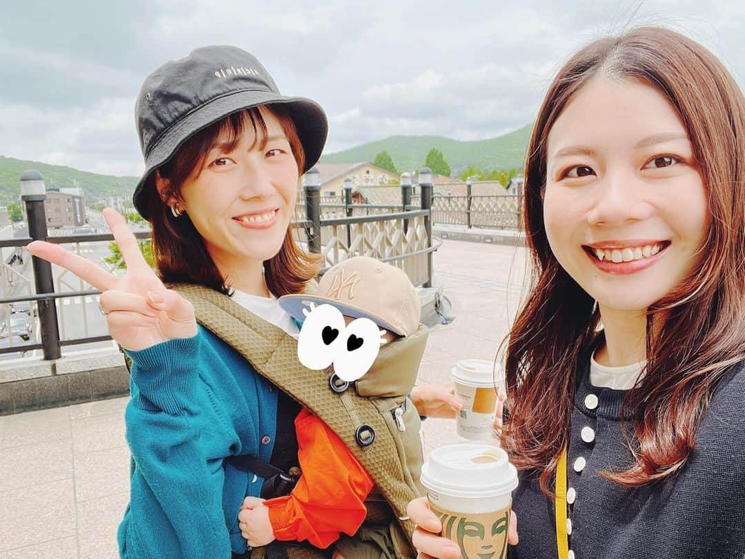 松田実里のインスタグラム：「⁡ 軽井沢は妹とベビと。 愉快なひと時。 ⁡ #軽井沢 #長野 #karuizawa #避暑地 #ハルニレテラス #ほしのや #harvestnagaifarm #ジェラート #カフェ #デザート #日帰り #おでかけ #姉妹 #0歳児ママ #新ママ  #photography  #photogram #ベビーのいる暮らし #赤ちゃんのいる暮らし #0歳 #赤ちゃん #ベビー  #子供のいる暮らし #子育て #子育てママ  #mylife #lifestyle #instagood #mylife #love」