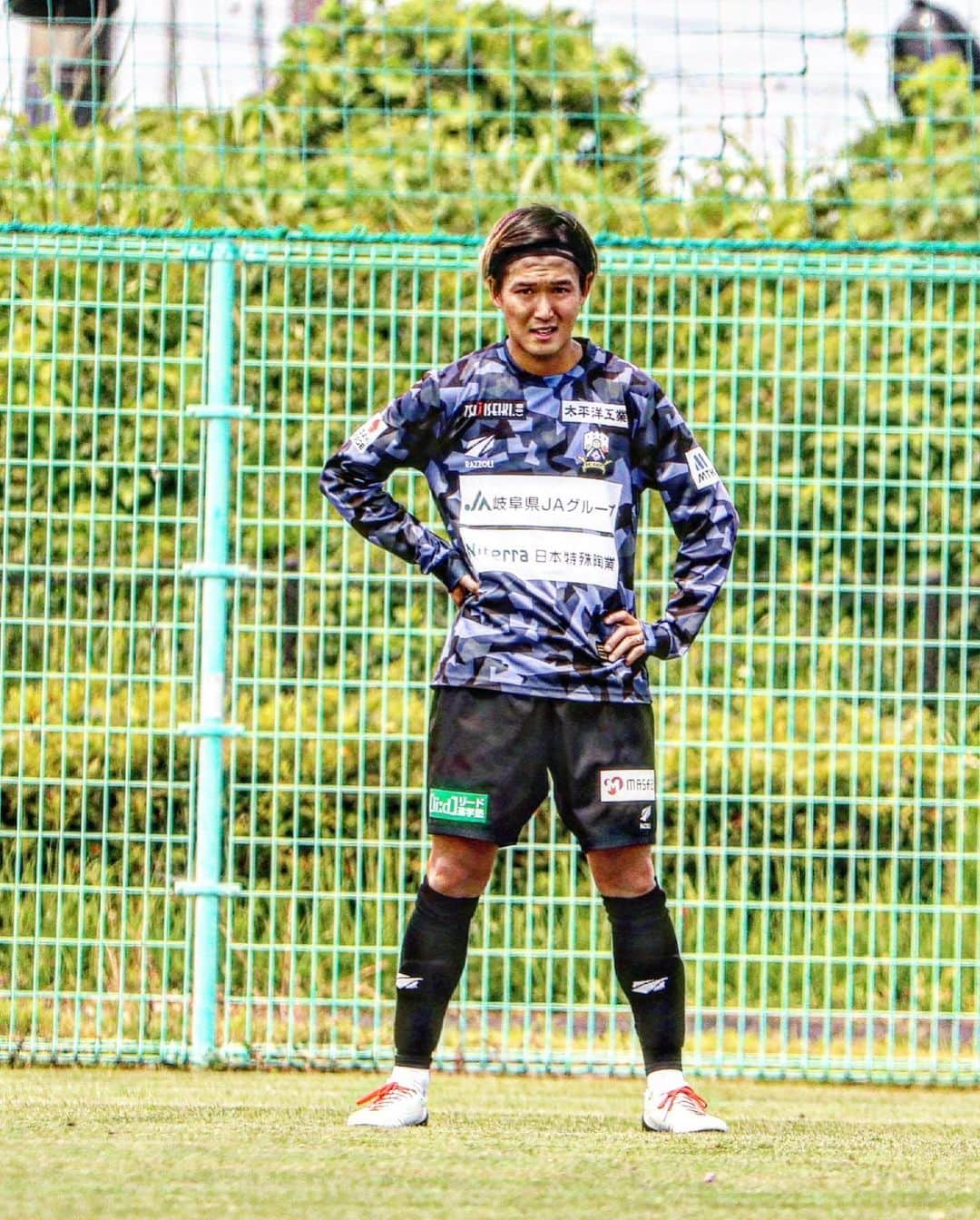 ＦＣ岐阜さんのインスタグラム写真 - (ＦＣ岐阜Instagram)「. 【いわて戦まであと❹日🍀】 6.28(Wed)  TRAINING PHOTO📸  #fcgifu #FC岐阜 #MOVEYOURHEART #宇賀神友弥 #遠藤元一 #川上竜 #松本拓也 #松本歩夢 #柏木陽介 #久保田和音 #生地慶充 #萩野滉大 #林祥太郎」6月28日 18時47分 - fcgifu