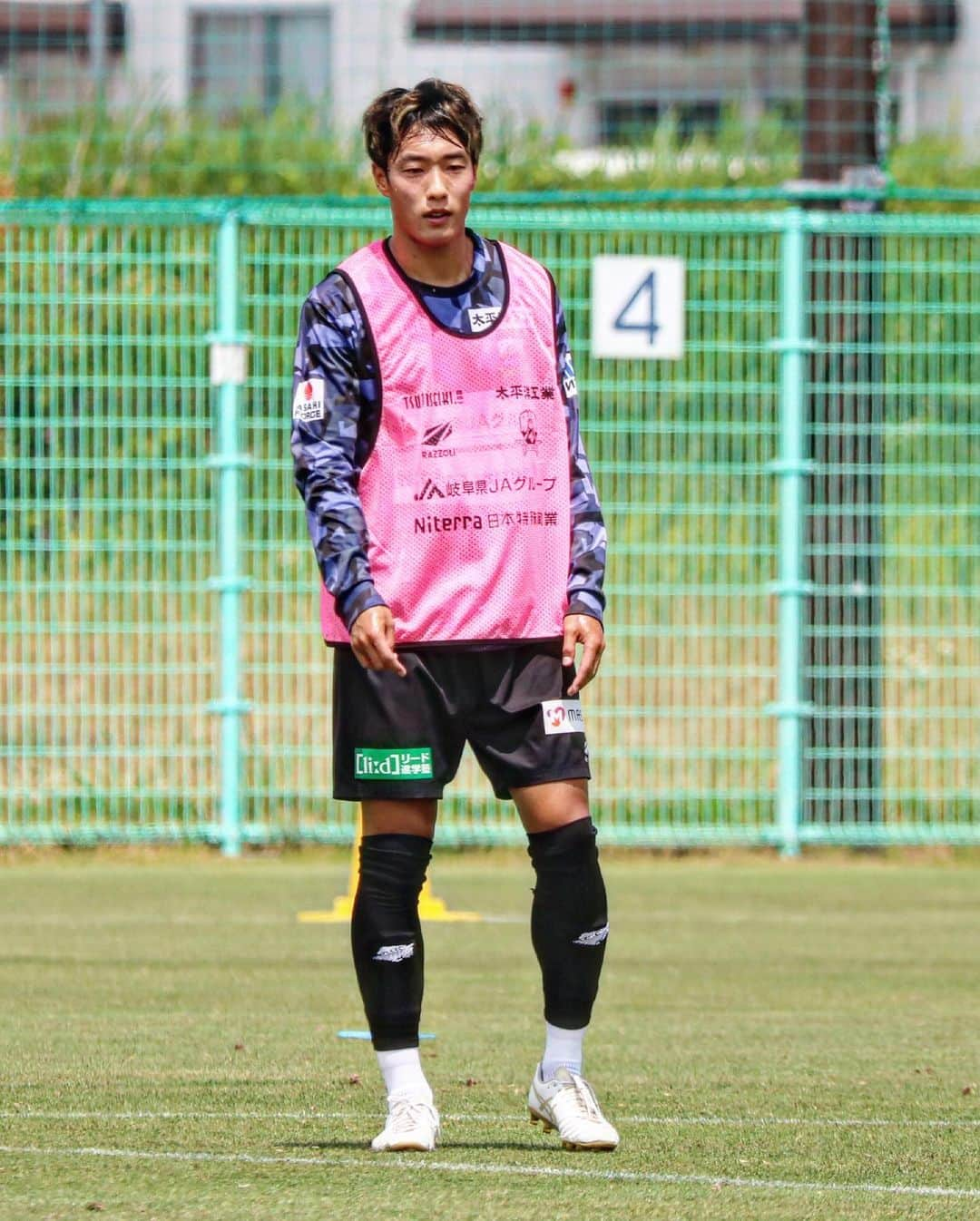 ＦＣ岐阜さんのインスタグラム写真 - (ＦＣ岐阜Instagram)「. 【いわて戦まであと❹日🍀】 6.28(Wed)  TRAINING PHOTO📸  #fcgifu #FC岐阜 #MOVEYOURHEART #茂木秀 #藤岡浩介 #田中順也 #山内彰 #和田侑樹 #羽田一平 #浮田健誠 #北龍磨 #大野哲煥 #三國スティビアエブス」6月28日 18時58分 - fcgifu