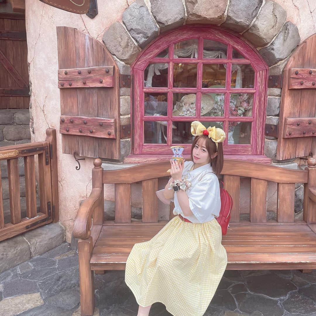前田のののインスタグラム：「４０周年ディズニーランド に帰ってきたよ〜🩷  ベルコーデ✨👸  癒し満タンっ🩷  #ディズニーコーデ #ディズニーランド #ディズニーフード #ディズニーリゾート」