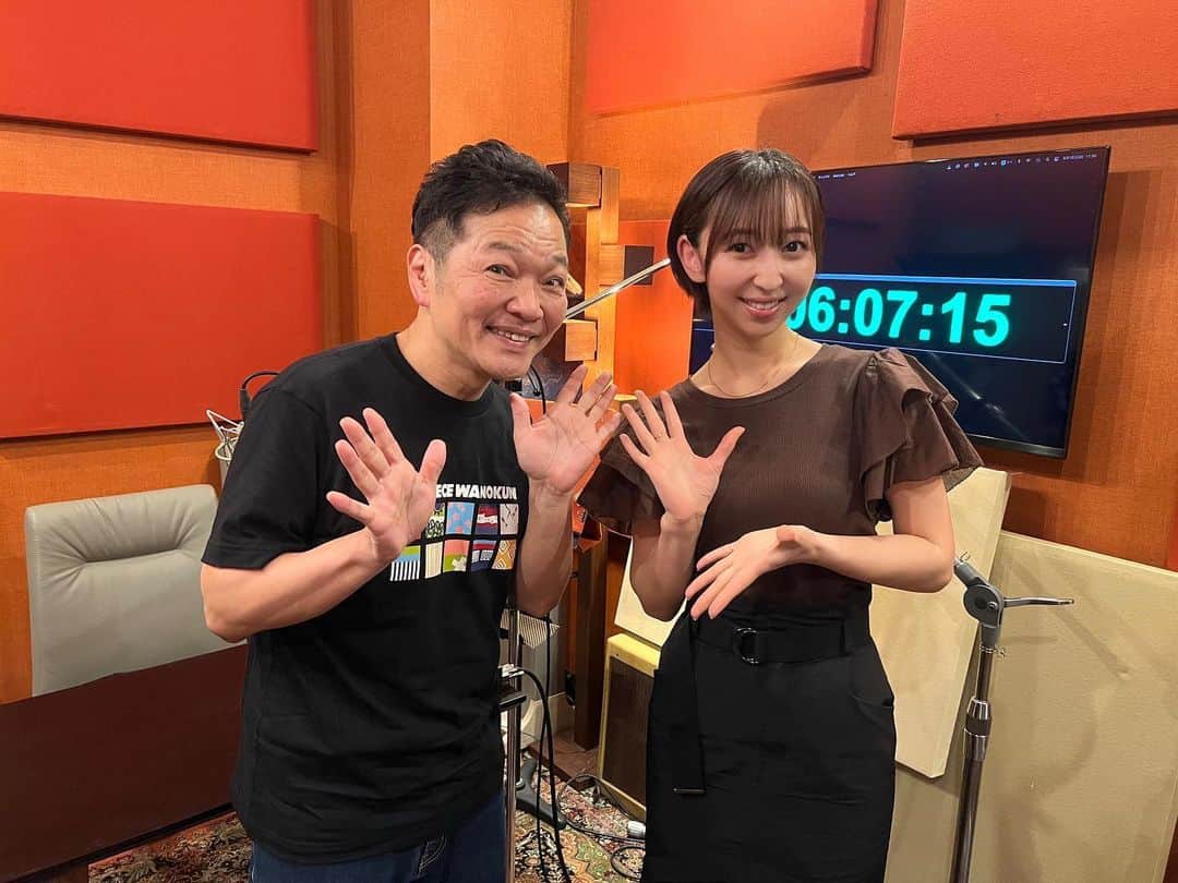 飯田里穂のインスタグラム：「『 #山口勝平のドラマティックRADIO 』 出演させていただきました📻  現在配信中です✨  https://hibiki-radio.jp/description/doramatic-radio_kappei/detail  そして 番組内で収録した延長戦動画が アプリ「No Distance」で楽しめます！  こちらの動画配信券の受付が 本日28日までとなりますので まだの方もぜひチェックしてみてね🙂  https://eplus.jp/iidariho_nd/」