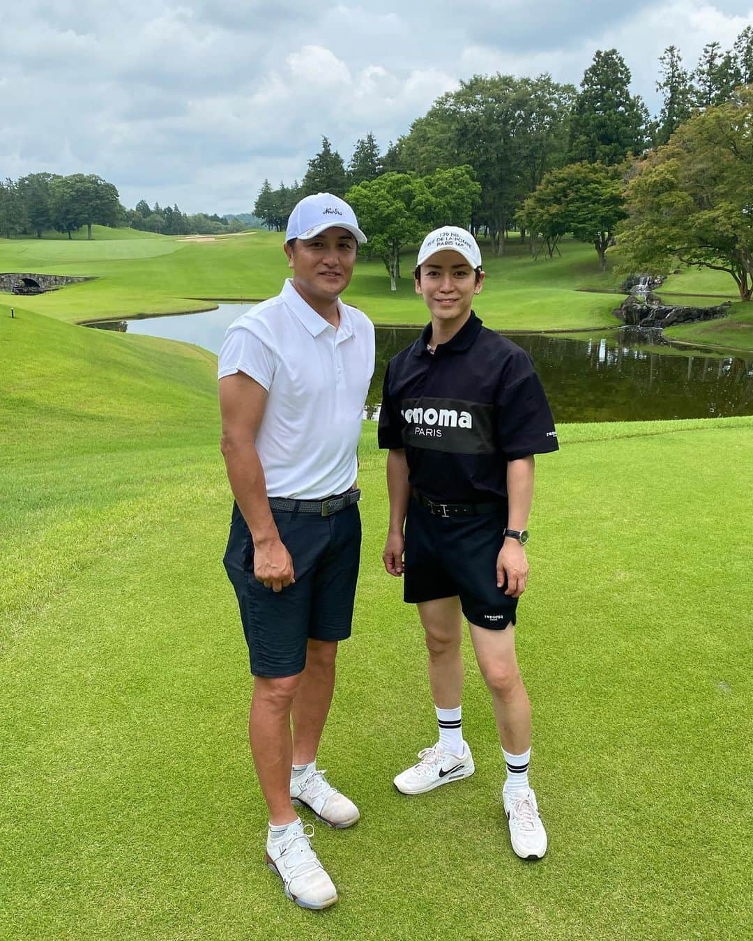 高橋由伸のインスタグラム：「亀梨さんとゴルフに行って来ました。野球をやられていたこともあり、さすがの飛距離に驚きました。とても楽しくまわらせてもらい、久しぶりにイーグルを出すことも出来ました。  #亀梨和也　さん #チームGoing!」