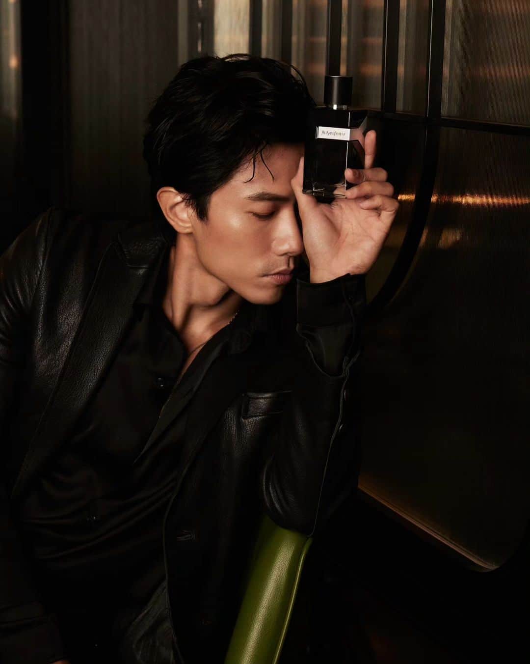 デスモンド・タンのインスタグラム：「Dreams are not mere illusions; they are manifestations waiting to happen. 💭 The @yslbeauty Y Eau De Parfum is the perfect reminder for those who dare and never stop asking ourselves "WHY NOT?".   Keep going, Y Men!   #YSLBEAUTYSG #YMEN」