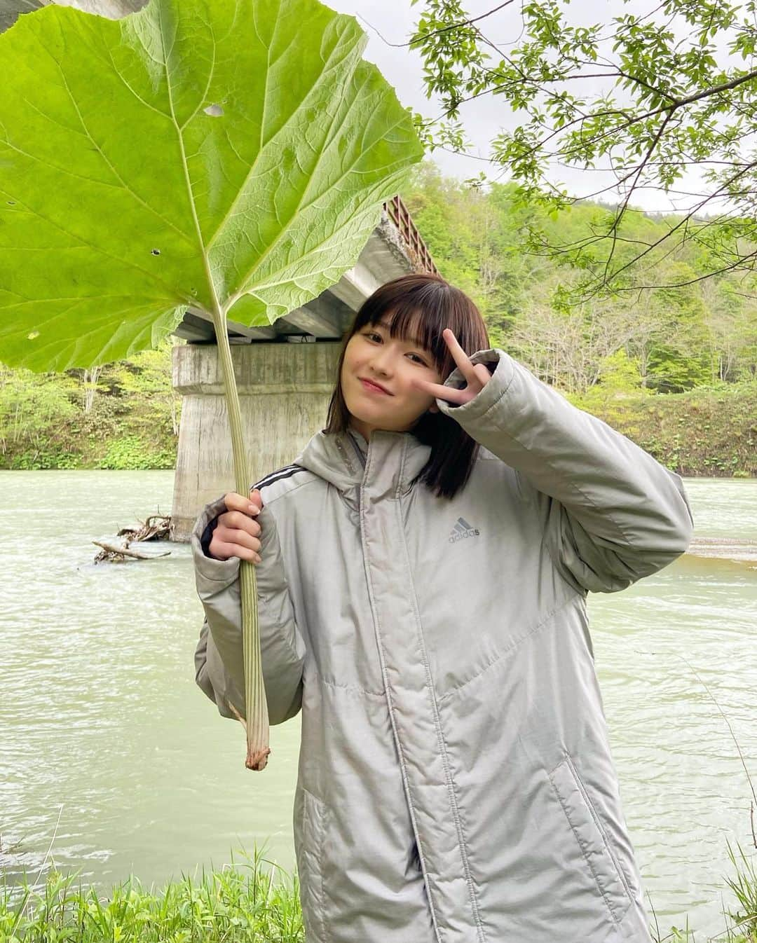 冴木柚葉さんのインスタグラム写真 - (冴木柚葉Instagram)「. 本誌に載ってない未公開カットがヤンマガweb『ヤンマガアザーっす！』で見れます👀✨  実はこっちにも沢山お気に入りがあって🤭 絶対みんなに見てほしいです！！ 良かったらゲットしてください☺️  最後の3枚はオフショット📷✨  #ヤングマガジン #ヤンマガ #ヤンマガアザーっす  #ヤンマガweb」6月28日 19時23分 - yuzuha_saeki