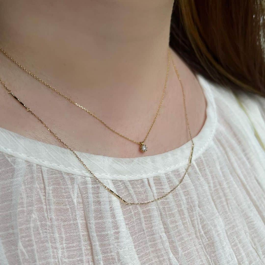 nojess_officialさんのインスタグラム写真 - (nojess_officialInstagram)「【staff coordinate】 ご褒美ジュエリーをご紹介！  ひとつは持っていたいダイヤモンドのネックレス。 ON/OFF問わずに身に着けられるベーシックなデザインは毎日の定番ジュエリーに。 自分へのご褒美にいかがですか？  #nojess #accessories #jewelry #necklace #ノジェス #アクセサリー #ジュエリー #ネックレス #マイノジェス #ご褒美ジュエリー #自分ご褒美 #華奢ジュエリー #ダイヤモンドネックレス #ゴールドジュエリー」6月28日 19時23分 - nojess_official