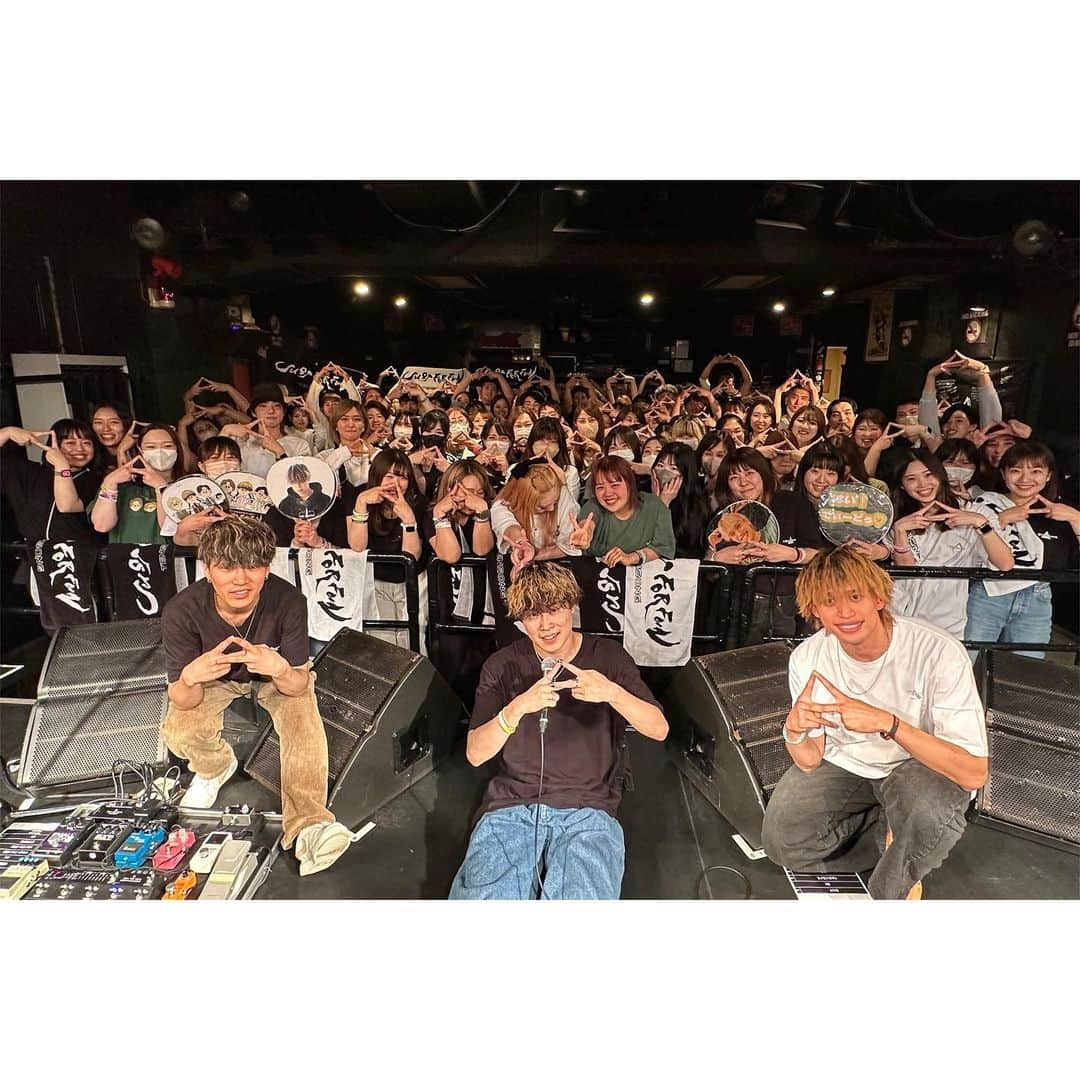 TENSONGのインスタグラム：「2023.06.23(Fri) No.43-栃木・HEAVEN'S ROCK Utsunomiya  ／ Thank you 栃木🔥 @HEAVEN'S ROCK Utsunomiya ＼  栃木県有難うございました🙌🏼 一発目の♪『カタルシス』から皆の盛り上がり半端なくて逆に背中押されました‼︎ どうも有難う😊 最高に弾けるライブになったと思います。 残りわずかとなりましたが、まだまだ全力で駆け抜けていくぜ〜応援よろしくお願いしやす🔥 p.s. しっかり餃子食べて帰りました🥟  ＠Leaf and the girl @nanoha__official   NEXT▶埼玉 06/30(FRI)@HEAVEN'S ROCK さいたま新都心  #らいぶ #TENSONG #TENSONG47 #sing #song #vocal #guitar #dj #instalike #instagood #instagram #music #JUSTFORFUN #LIVE #全国47都道府県ツアー #対バン #新曲 #コイビトミマン #初ワンマン #アーティストミマン」