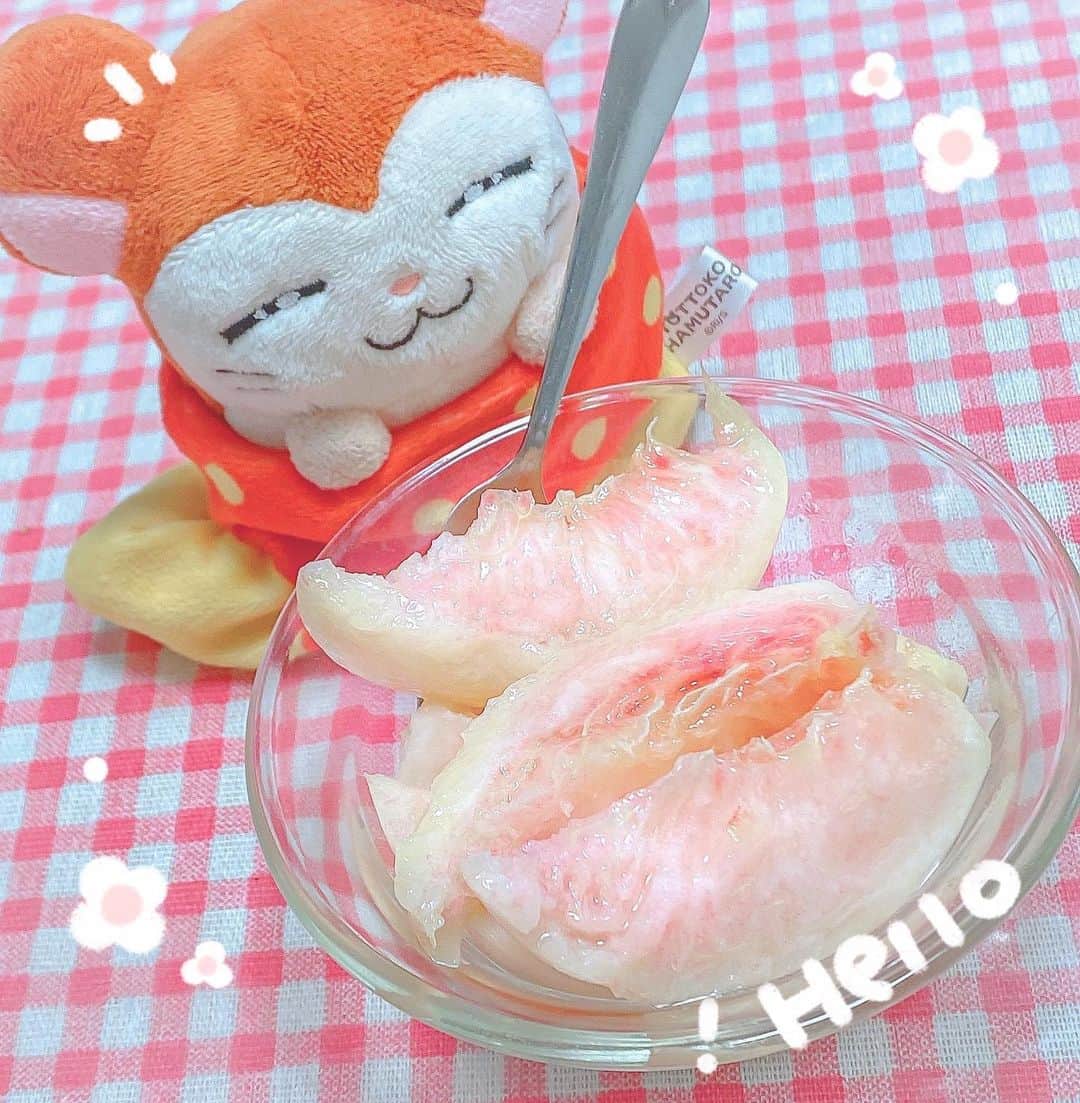のインスタグラム：「桃🍑(ﾉ)･ω･(ヾ)」