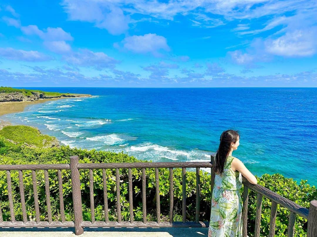 吉山りささんのインスタグラム写真 - (吉山りさInstagram)「🐬🏝🧜🏻‍♀️ 人魚になりたい💕  RyukyuHotel最高すぎた😍 綺麗過ぎた＆美味しすぎた😋❣️  また行きたい💙  マンゴー🥭 柵なしなのに 誰もとらない事で 宿泊者のマナーの良さ感じた😂💕   #ryukyuhotelandresortnashirobeach @ryukyuhotel_nashiro   #琉球ホテルandリゾート名城ビーチ  #沖縄 #おきなわ  #okinawa #沖縄旅行  #女子旅  #一人旅 #沖縄ホテル  #沖縄ビーチ  #プール #海 #ビーチ #beach #oceanview  #プライベートプール  #sea  #タビジョ  #日本の風景  #日本の絶景  #japan  #現実逃避   #吉山りさ #海を愛してる」6月28日 10時46分 - oreorerisa