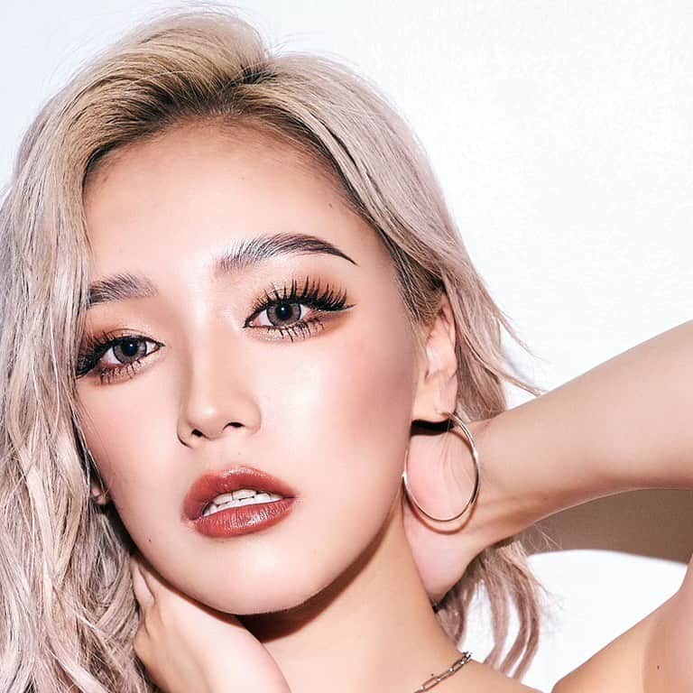 nutsのインスタグラム：「𝗕𝗟𝗢𝗡𝗗𝗘𝗬 × 𝗻𝘂𝘁𝘀 @blondey_official   Model @seika____official   Photographer @yutomono9   Hairmake @toyoda_madoka」
