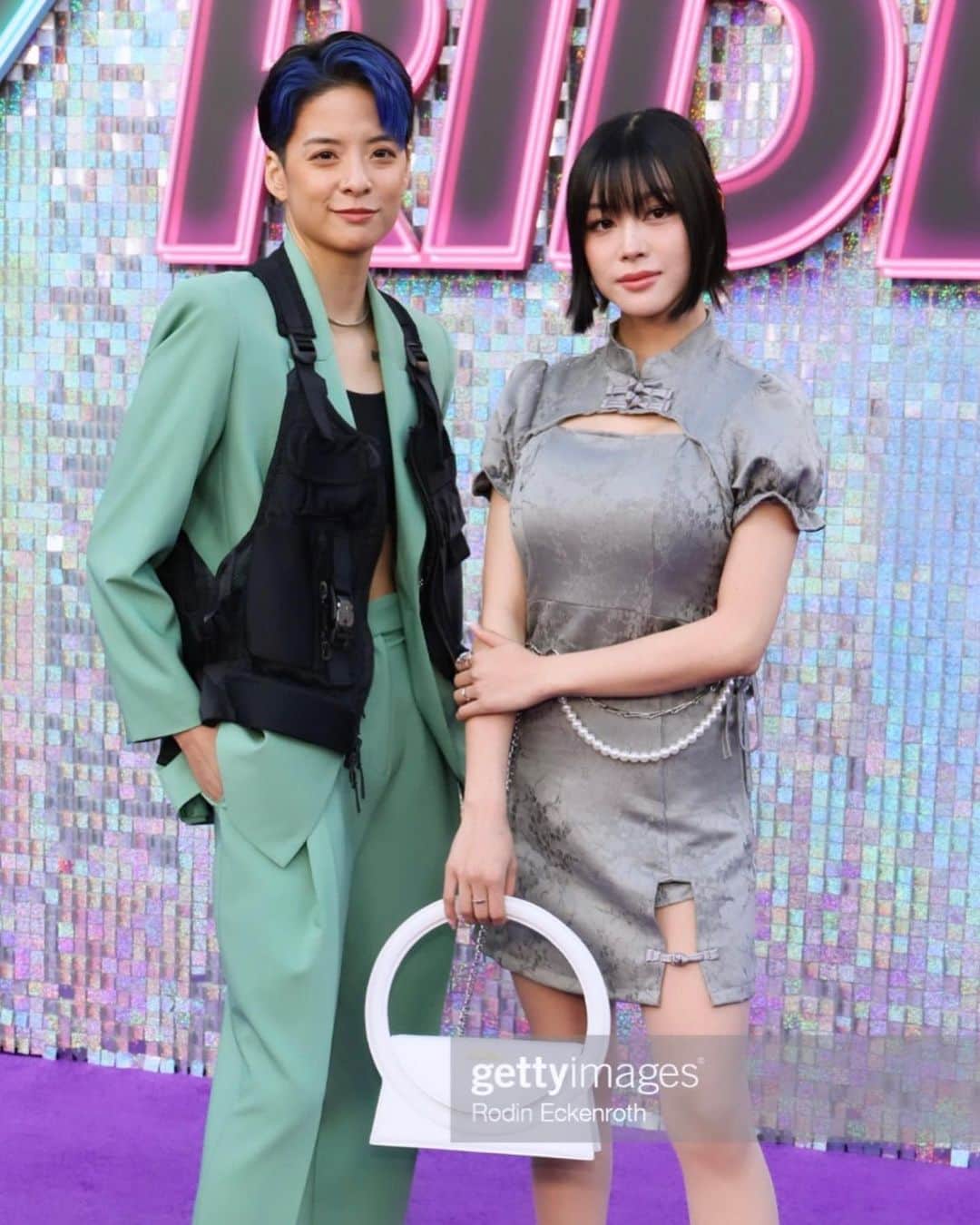 Emily Meiさんのインスタグラム写真 - (Emily MeiInstagram)「Had so much fun at the @joyridemovie premiere yesterday ~ and happy to be reunited with one of my besties YAY @amberliu #joyridemovie #premiere」6月28日 10時53分 - emily.ghoul