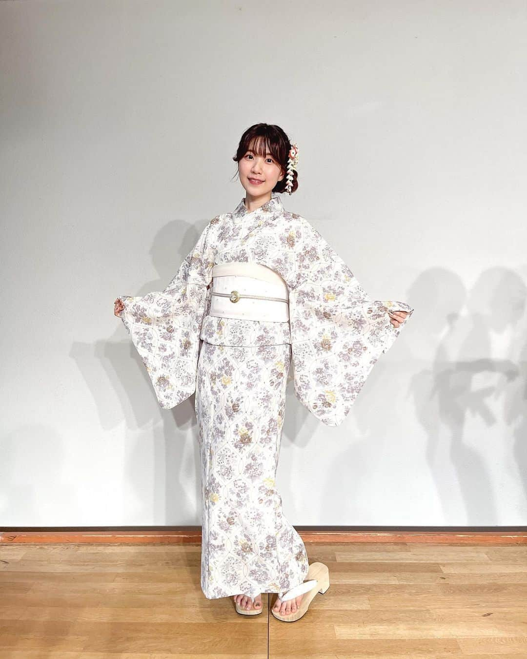 安齋由香里のインスタグラム：「2023/06/28 #ゆかキミ 浴衣全身写真👘  綺麗に撮って頂きました！ 浴衣での写真存外に嬉しかったので、 あと2回くらい投稿します！」