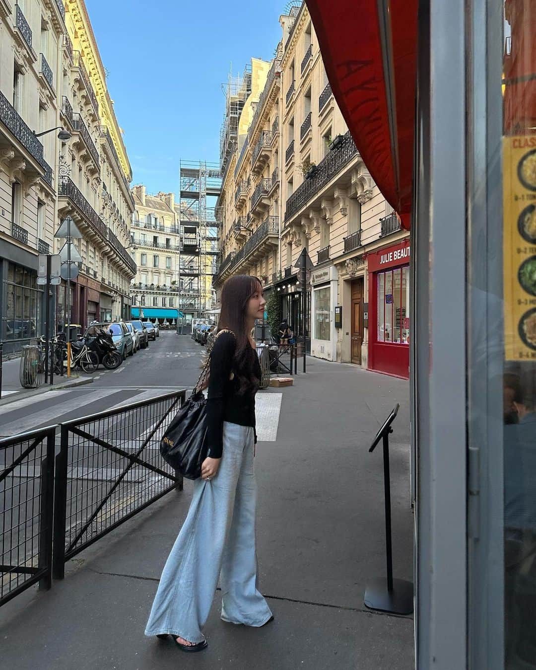 COCO さんのインスタグラム写真 - (COCO Instagram)「쌩얼 아침으로 시작했던 파리 첫주🗼🇫🇷❤️🥐」6月28日 12時01分 - rilaccoco