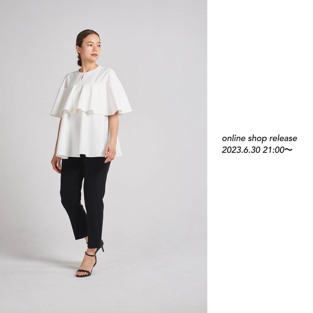 yoriのインスタグラム：「*online shop release*  6/30 pm21:00〜 2023summer 新作が入荷致します！  詳細は商品ページをご覧ください！  #キーネックフリルブラウス #ハーフスリーブティアードブラウス #セレモニーピンタックパンツ #セレモニーピンタックパンツ＋  #yori_japan」