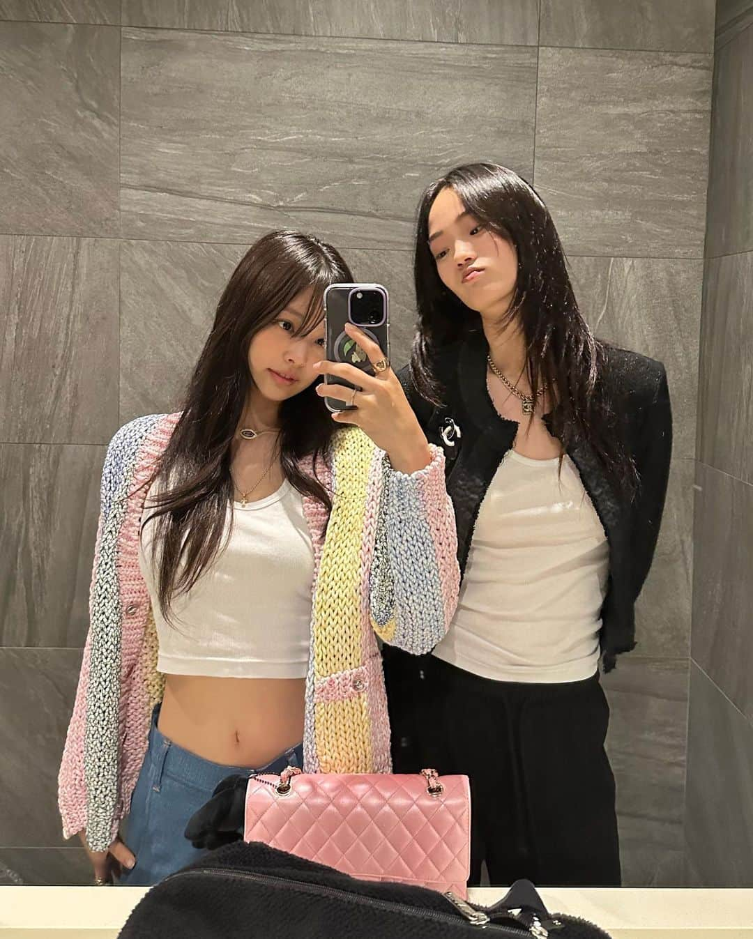 ジェニーのインスタグラム：「Tokyo + Chanel = J&H 💕🎀💘🌸👩‍❤️‍💋‍👩」