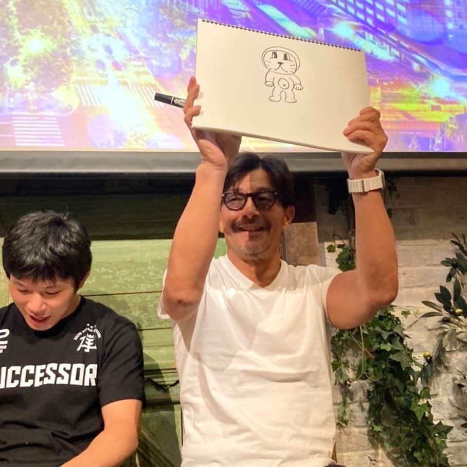のインスタグラム：「先日のRIZIN.43北海道大会の前夜祭で、久々に絵を書きました。みなさん、何の絵かわかりますか？笑 こういったイベントでファンのみなさんと触れ合うとたくさんのエネルギーを貰います。このエネルギーを次の大会に向けてガンガン燃やしていこうと思います！超RIZIN.2もたくさんの関連イベントを計画中ですので、みなさん楽しみにしていてください！  On the eve of RIZIN.43 on Friday, June 23rd, I drew a picture for the first time in a while. do you know what this picture is ?  By meeting everyone at the RIZIN fan event, I get a lot of energy from everyone. I will turn this energy into power and do my best in the next competition! Super RIZIN.2 is also planning to hold many events, so please look forward to it!  #RIZIN #RIZIN43 #RIZIN43前夜祭」