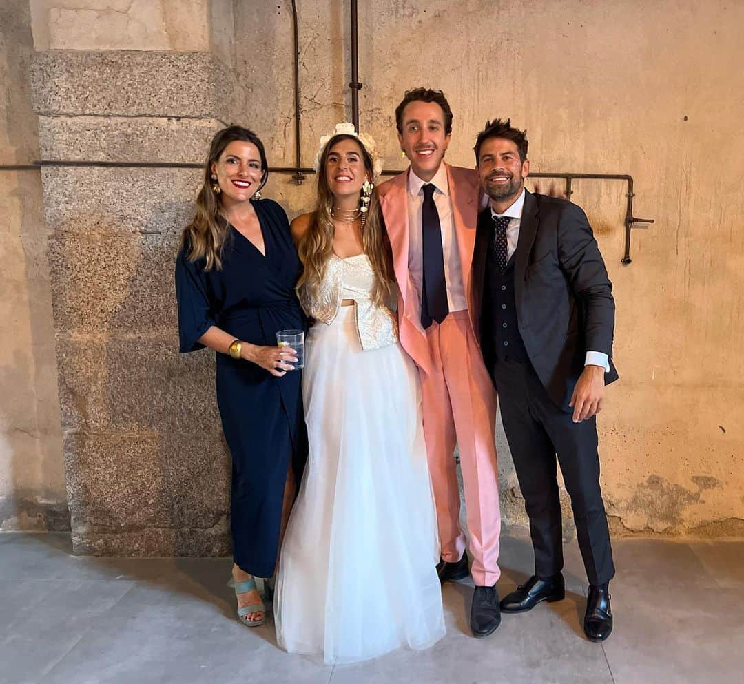 コケさんのインスタグラム写真 - (コケInstagram)「Gracias por este día amigos @roberindie @pechitosmactetis!! Inolvidable lo bien que nos lo pasamos, sirva la ultima foto para hacerlo visible, lo que podia ser visible😭😭!! Gracias por la gente , gracias por la música, y gracias por el fuet!! Feliz vida!!」6月28日 19時41分 - coke23andujar