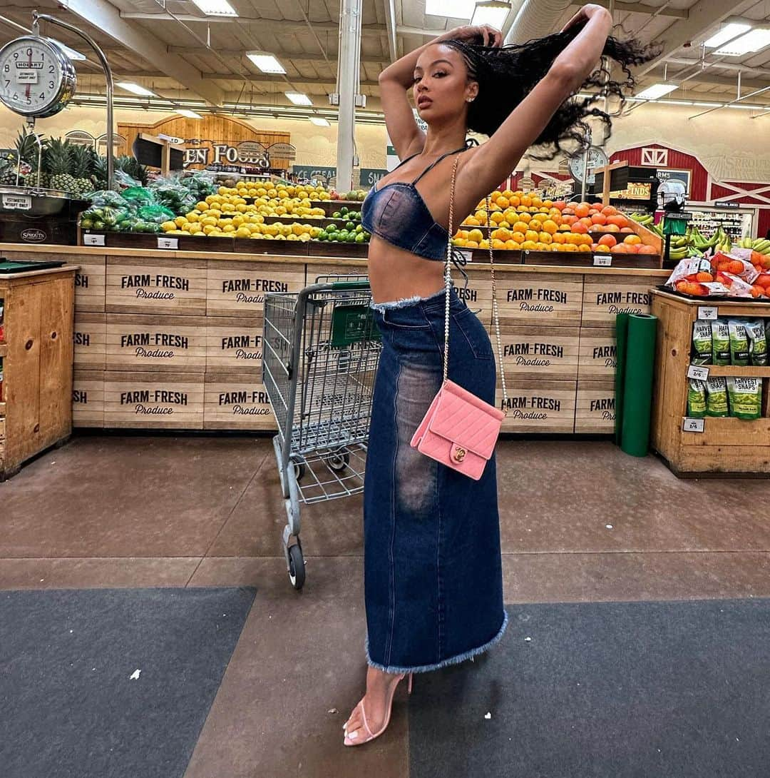 Draya Micheleさんのインスタグラム写真 - (Draya MicheleInstagram)「Well how tf do yewwww pick produce? @prettylittlething」6月28日 14時18分 - drayamichele