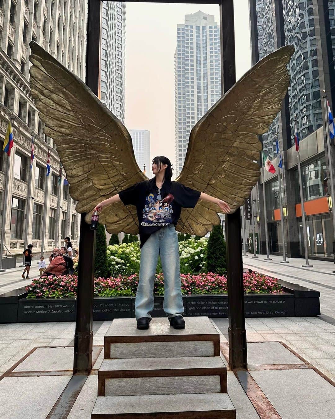 もものインスタグラム：「엄마아빠가열심히찍어준사진📹🦋」