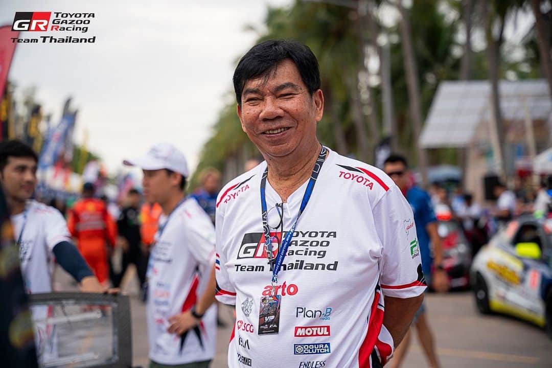 Toyota team thailandさんのインスタグラム写真 - (Toyota team thailandInstagram)「🔥🏆บางแสนเดือด มันส์จนวินาทีสุดท้าย RAAT Thailand Endurance International Championship R.2 แมน เอ็กซ์ กล้า #19 พลิกเกมส์ใส่เต็มไล่น็อครอบตลอดทาง เข้าเส้นชัยเป็นอันดับ 1 Overall และในรุ่น TouringCar จบการแข่งขันมาราธอน 4 ชั่วโมง บนสนามเลียบหาดบางแสนที่สวยและยาวที่สุดในโลก  🚗#19 🏆WINNER Overall & In Class Driver: ณัฐพงษ์ ห่อทองคำ (Nattapong H.) / อัครพงษ์ อัคนีนิโรธ (Akkarapong A.) / กฤษฏิ์ วสุรัตน์ Kris V. Car: TOYOTA 86 Class: Touring Car Laps: 84  🚗#20 5th Overall & In Class Driver: สุทธิพงศ์ สมิตชาติ (Suttipong S.) / ณัฐวุฒิ เจริญสุขะวัฒนะ (Nattavude C.) / Hermann M. Car: TOYOTA 86 Class: Touring Car Laps: 81  🚗#37 DNF (Race Accident) Driver: ธัญชนก เจริญสุขะวัฒนะ Thanchanok C. / ณ ดล วัฒนธรรม (Na Dol V.) / เคนทาโร่ ชิบะ (Kentaro C.) Car: Altis One Make Race Class: Altis One Make Race Laps: 40」6月28日 15時12分 - toyotagazooracingteamthailand