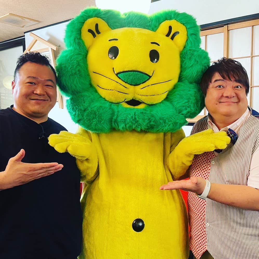 彦摩呂さんのインスタグラム写真 - (彦摩呂Instagram)「お知らせします〜 明日から ３回連続で フジテレビ 11時50分〜 「ぽかぽか」 に出演します〜 豊ノ島さんと 両国の美味しい アレ‼️ 「○○○○○○」 を食べます〜 是非、観て下さいませ〜 ごっつぁんです‼️ 😀🌈👍  #彦摩呂 #豊ノ島 さん#フジテレビ #ぽかぽか #両国グルメ #食レポ」6月28日 15時20分 - hikomaro_honmono