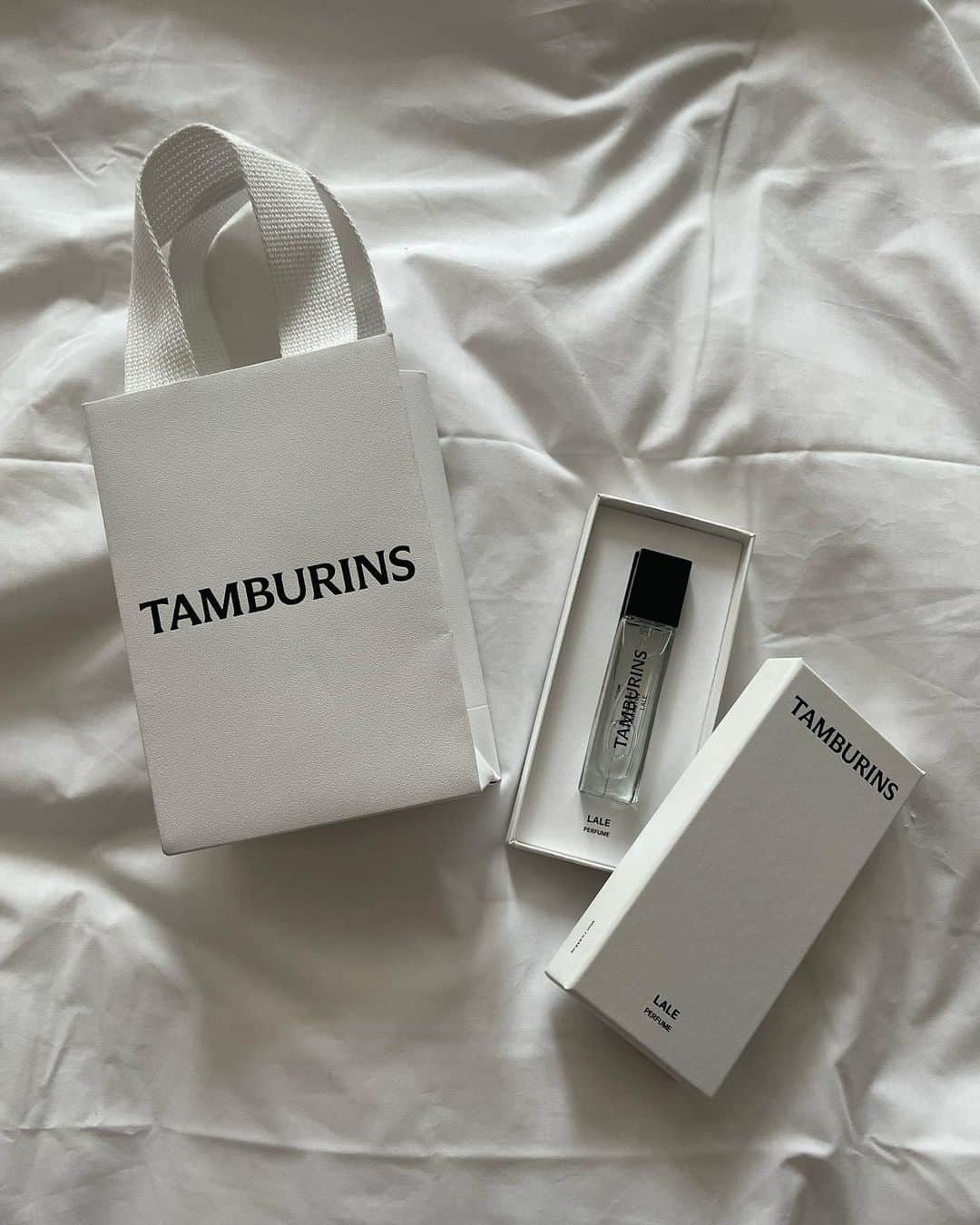 渡邉真梨奈のインスタグラム：「new perfume  @tamburinsofficial   #tamburins #newperfume #한국 #안국 #安国」