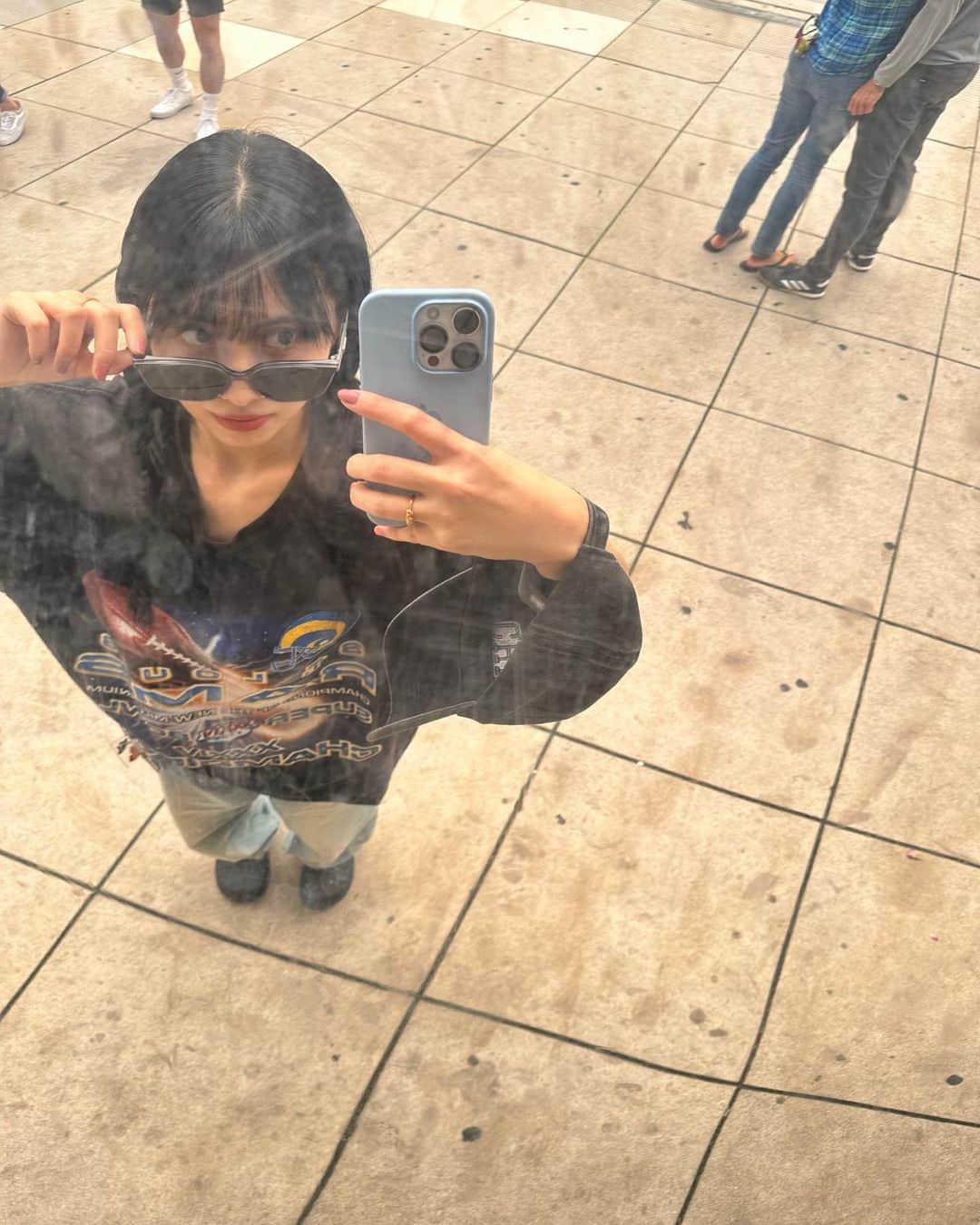 もものインスタグラム：「✌️」