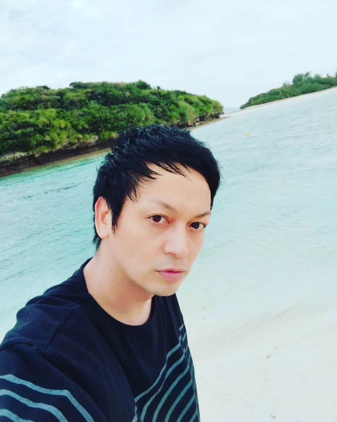 海老澤健次さんのインスタグラム写真 - (海老澤健次Instagram)「暑い日が続くね。 海に行きたいー 思い出の石垣島の海 #海老澤健次 #石垣島 #海 #思い出 #暑い日」6月28日 15時57分 - ebisawa_kenji