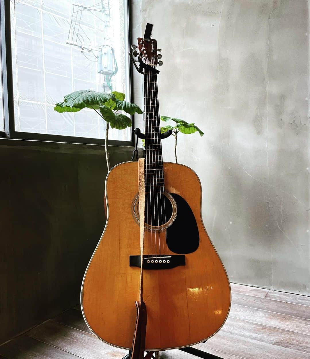 本多哲郎のインスタグラム：「Martin D-28   24年の付き合いです」