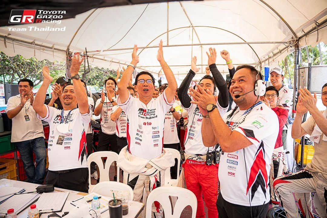 Toyota team thailandさんのインスタグラム写真 - (Toyota team thailandInstagram)「🔥🏆บางแสนเดือด มันส์จนวินาทีสุดท้าย RAAT Thailand Endurance International Championship R.2 แมน เอ็กซ์ กล้า #19 พลิกเกมส์ใส่เต็มไล่น็อครอบตลอดทาง เข้าเส้นชัยเป็นอันดับ 1 Overall และในรุ่น TouringCar จบการแข่งขันมาราธอน 4 ชั่วโมง บนสนามเลียบหาดบางแสนที่สวยและยาวที่สุดในโลก  🚗#19 🏆WINNER Overall & In Class Driver: ณัฐพงษ์ ห่อทองคำ (Nattapong H.) / อัครพงษ์ อัคนีนิโรธ (Akkarapong A.) / กฤษฏิ์ วสุรัตน์ Kris V. Car: TOYOTA 86 Class: Touring Car Laps: 84  🚗#20 5th Overall & In Class Driver: สุทธิพงศ์ สมิตชาติ (Suttipong S.) / ณัฐวุฒิ เจริญสุขะวัฒนะ (Nattavude C.) / Hermann M. Car: TOYOTA 86 Class: Touring Car Laps: 81  🚗#37 DNF (Race Accident) Driver: ธัญชนก เจริญสุขะวัฒนะ Thanchanok C. / ณ ดล วัฒนธรรม (Na Dol V.) / เคนทาโร่ ชิบะ (Kentaro C.) Car: Altis One Make Race Class: Altis One Make Race Laps: 40」6月28日 16時28分 - toyotagazooracingteamthailand