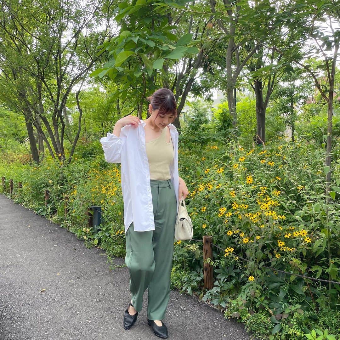石川瑠利子のインスタグラム：「. お洋服🌼🌼🌼 もう6月も終わるんだねぇ。 早いなぁ😇 . #fashion #code #earthy #1fclothing #sofi」
