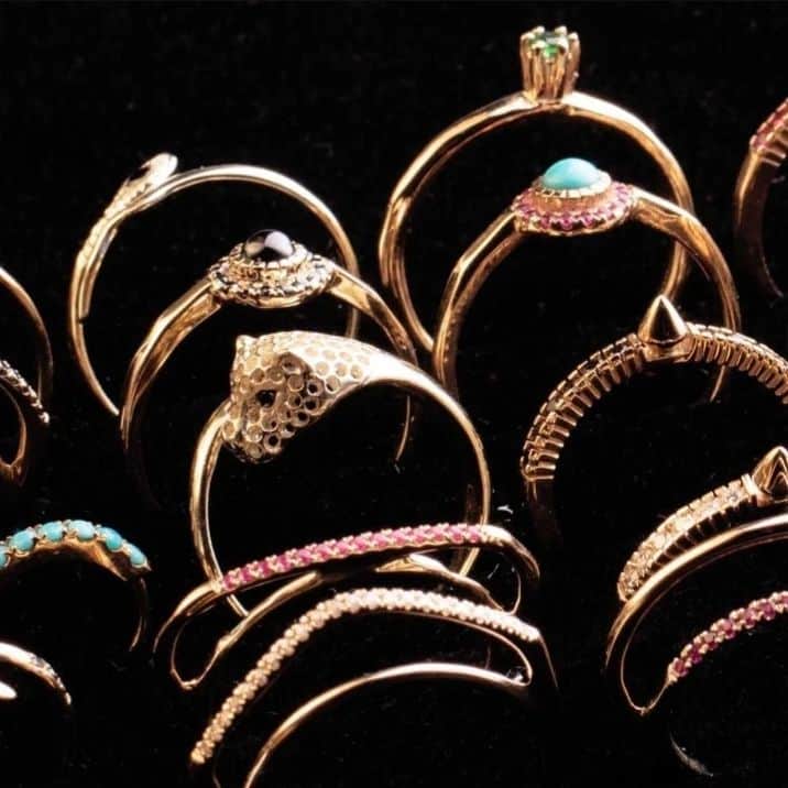 イオッセリアーニのインスタグラム：「A very precious summer collection for microcosmo by Iosselliani. #iossellianifinejewellery #iosselliani #precious #goldjewellery #turquiosejewelry #rubyjewelry #gold9k #summervibes」