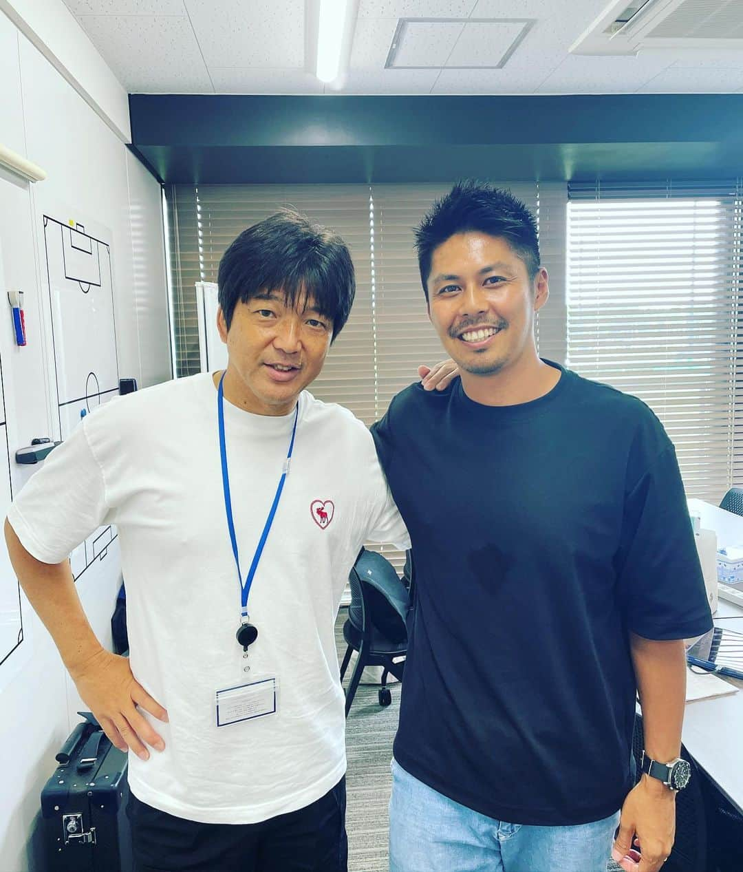 楽山孝志さんのインスタグラム写真 - (楽山孝志Instagram)「たくさんのお話を聞かせて頂き.. またまた最高の1日でした🤲 昌邦さん、剛さん、松ちゃん、前田さん...にも数年振りにお会いできました。 お忙しい中時間を割いてくださった森保監督、名波さん、松ちゃん、本間さん本当にありがとうございました！ #森保一監督  #名波浩 コーチ #夢フィールド  #日本代表  #監督  #japannationalteam  #headcoach  #football  #soccer」6月28日 16時44分 - takashi.rakuyama