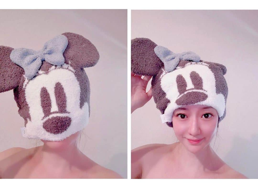 吉山りささんのインスタグラム写真 - (吉山りさInstagram)「🛁 おふろあがりに  吸水キャップの被り方  悩んだ…  左は苦しかった 右だと耳が立たない  🤔うーん🧐   #ピケ  #ジェラピケ  #gelatepique  #吸水キャップ  #ミニー  #ミニーちゃん  #ミニーマウス  #minniemouse  #お風呂上がり  #🛀 #bath」6月28日 16時47分 - oreorerisa