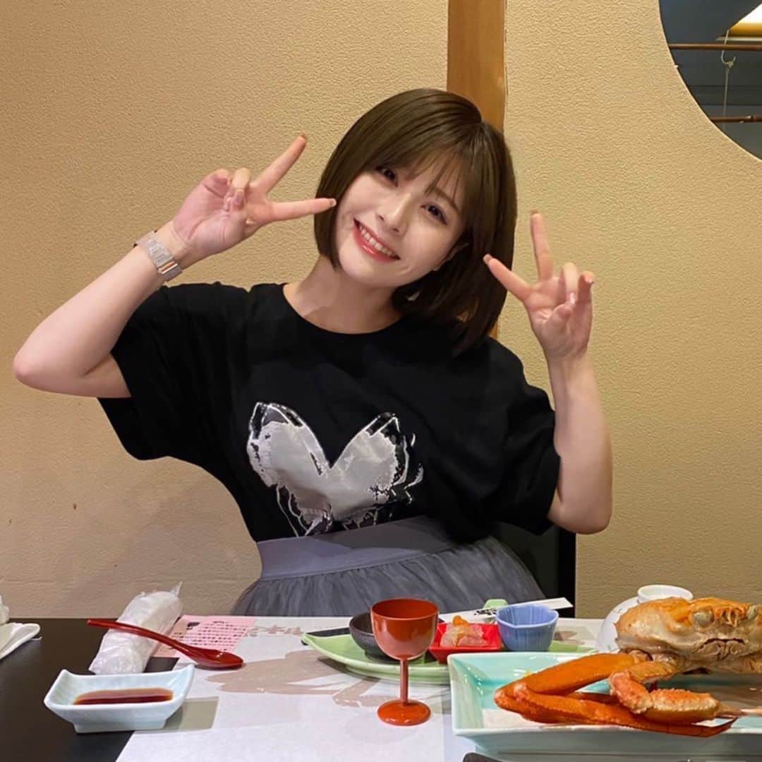 佐藤栞のインスタグラム：「蟹食べた、温泉入った、初めてサウナのセットこなした、」