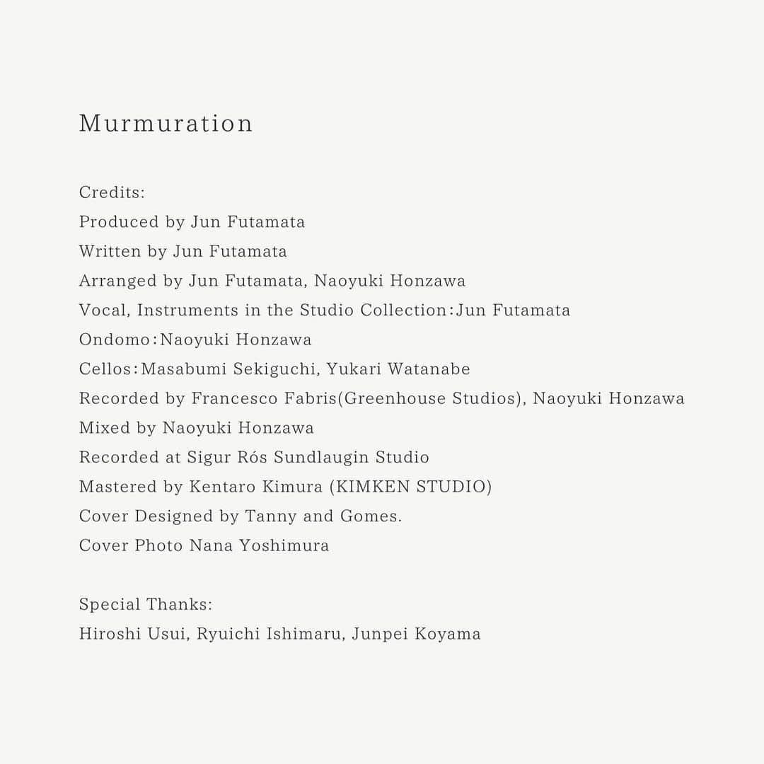 Jun Futamataさんのインスタグラム写真 - (Jun FutamataInstagram)「✨リリースのお知らせ✨ アイスランドレコーディング作品第4弾❣️6/28ニューシングル「Murmuration」配信スタートしました！！ この曲が、長くみなさんのそばに寄り添える曲になれたら嬉しいです。  今夜23時からのインスタライブでも、作品についてお話しする予定です〜 https://www.instagram.com/junfutamata/  ▶︎配信 https://lnk.to/murmuration ▶︎アイスランドレコーディング作品『Jun Futamata 2nd Album 』アナログ盤・カセット予約も現在受付中です。 https://junfutamata.official.ec/  リンクはプロフィールから飛べます🔗  ========  アイスランドのシガーロススタジオにてレコーディングした作品を連続リリースしているJun Futamataが、新曲「Murmuration」を公開した。  かねてから社会の歪みなどを題材に作品作りをしてきたJun Futamataが群像や警鐘をテーマに試みた楽曲。 2019年にアイスランドで消失したオクヨクットル（Okjokull）氷河、世界各地の温暖化問題に胸を痛めた経験からこの曲が生まれた。これらのテーマを想起させるMusic Videoも本日公開となった。  今作では、約１００年前に発明されたオンドマルトノを忠実に再現したシンセサイザー楽器オンドモをはじめ、 アイスランド、シガーロススタジオ内に無造作に置かれていた無数の変わった楽器達がダビングされている。  また、2023年アカデミー賞で音楽賞を含む4冠を受賞した映画『西部戦線異状なし』にも参加したFrancesco Fabris（Bedroom Community）がエンジニアを担当した。  イントロから曲全体を通して反復されるチェロのフレーズは、失われつつある環境への警鐘をイメージさせ、有機的なフレーズと共にビルドアップしていくこの楽曲は、「混沌」と同時に「儚さ」を感じさせるような魅力的な作品に仕上がっている。  今作は、今年秋にリリースされるアイスランドレコーディング作品集にも収録予定となっている。アナログ盤、カセットテープの予約ページも公開された。  TVアニメ「REVENGER」(藤森雅也監督・虚淵玄ストーリー原案)の劇伴を手がけるなど、ポストクラシカルやアンビエント、現代音楽から、環境音楽、ミニマル、クラシック、エレクトロニカに至るまで、幅広いリスナー層を魅了する彼女が作り出す最新作に期待が集まっている。  #iceland #アイスランド #junfutamata #icelandrecording2022」6月28日 17時09分 - junfutamata