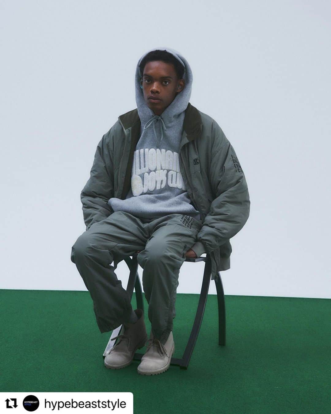ビリオネア・ボーイズ・クラブのインスタグラム：「. #Repost @hypebeaststyle with @use.repost ・・・ @bbcicecream_jp  has previewed its upcoming winter wardrobe essentials in a just-released lookbook. In true BBC fashion, the Japanese co-label’s latest offering supplies plenty of branded basics alongside statement jackets.⁠ ⁠ While pieces span in material from nylon to fleece and leather, the divergent materials are brought together by consistent branding, ranging from BBC’s classic Helmet Head to its script-centric arch logo. ⁠ ⁠ Hidden details abound as well: a black nylon windbreaker appears monochrome, but the fleece detailing on the interior is a striking light green. Additionally, a slew of bottoms are made from nylon, which ensures breathability. Mesh shorts are equipped with pockets, and cargo shorts have even larger pockets. Now in its 20th year, BBC has mastered the branded hoodie, and this time around it’s created visibly soft pullovers available in gray and yellow, each with a raised Billionaire Boys Club insignia.⁠ ⁠ Expect the offering to be available on the brand’s website in the coming months, first in Japan and then in the US.⁠ Photo: Billionaire Boys Club Japan」
