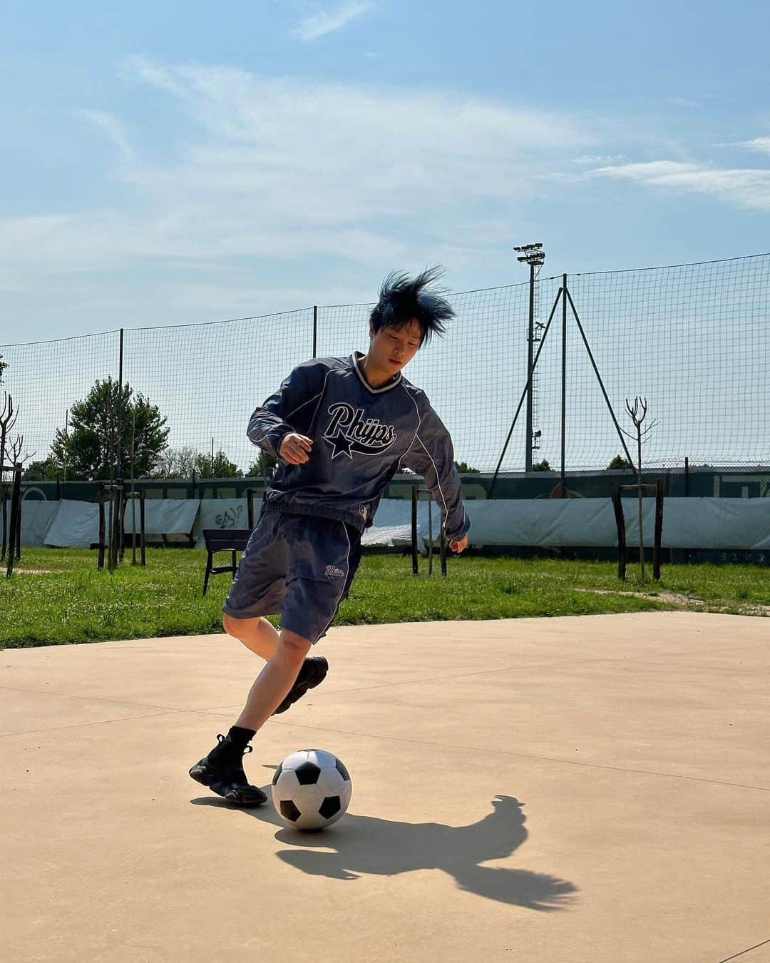 JAY（キム・ジンファン）さんのインスタグラム写真 - (JAY（キム・ジンファン）Instagram)「점심운동  마음만은 메시⚽️」6月28日 17時05分 - gnani_____