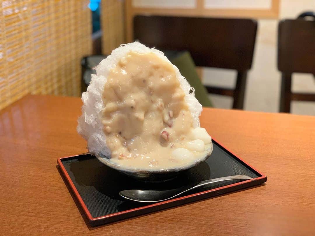原田麻子のインスタグラム：「味噌ナッツ  大好きな味噌ナッツの沼から抜け出せん…毎回食べとる  #かき氷#かき氷🍧#おやつ#ごはん#sweets#shaveice#東京かき氷」