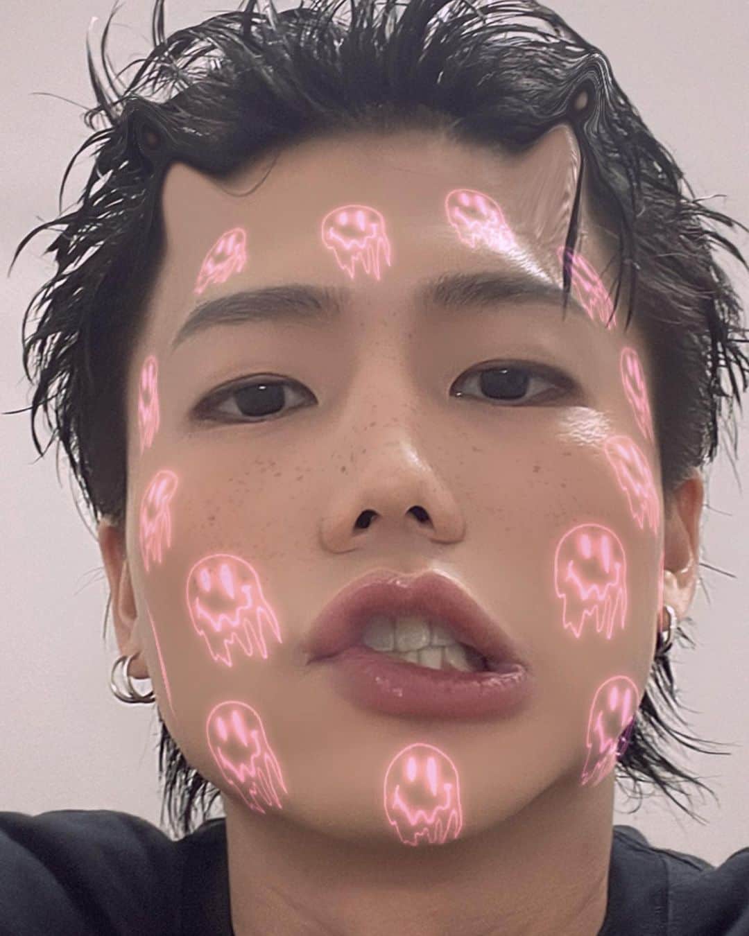 のインスタグラム：「テレ東音楽祭みてネ😈🤞🏿」