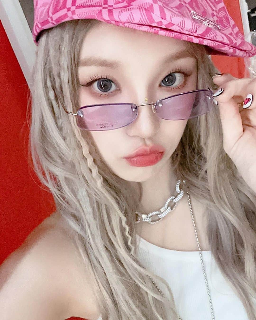 ウギさんのインスタグラム写真 - (ウギInstagram)「Weverse Update 💜 #여자아이들 #G_I_DLE #GIDLE #우기 #YUQI」6月28日 17時34分 - gidle.yuqi