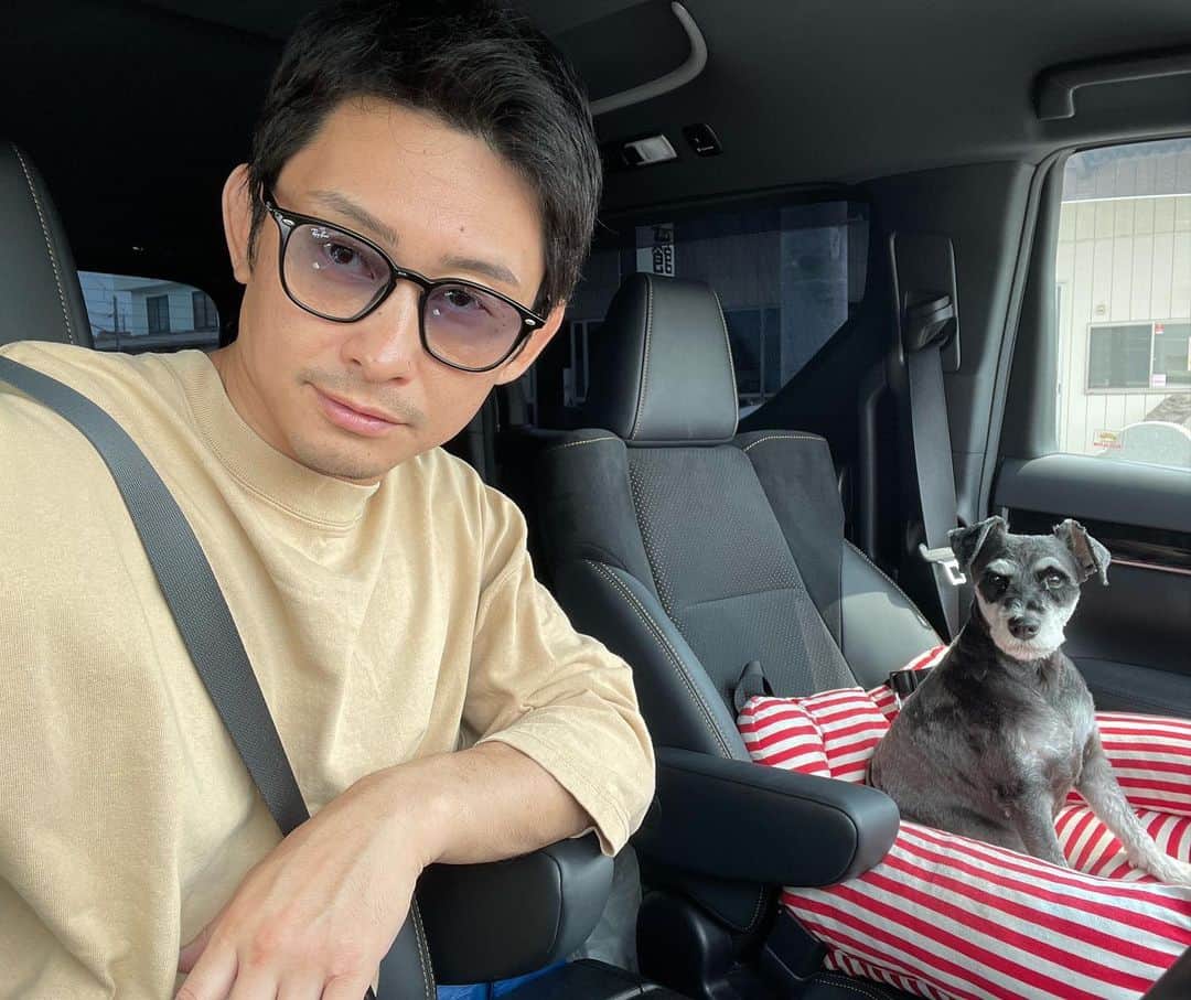 吉永啓之輔のインスタグラム：「ラッドと墓参り🙏」