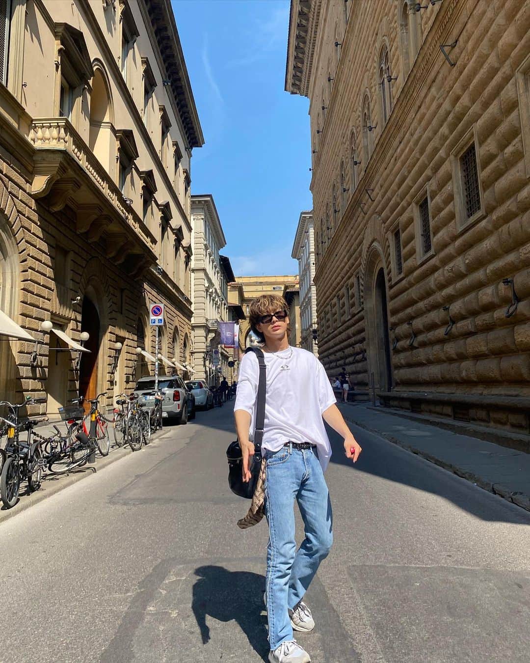 SONG（ソン・ユンヒョン）のインスタグラム：「🏎️조심 Italy #3」