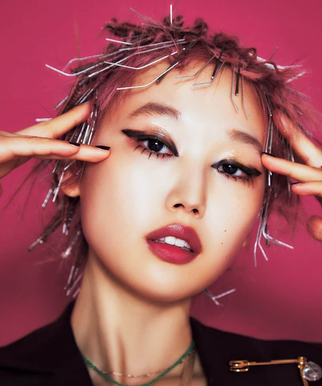 NYLON JAPANさんのインスタグラム写真 - (NYLON JAPANInstagram)「最先端のトレンドを発信し続けている『 #WELLA （ #ウエラ ）』が主催する、世界最大級のヘアデザインコンテスト『ウエラトレンドビジョンアワード 2022』が開催。見事な作品を創り上げたヘアスタイリストたちが2号にわたって『NYLON JAPAN』とコラボし、本誌だけのスペシャルヘアデザインを披露！   #西村怜奈 は、Uピンで魅せるエッジーなパンクスタイルで登場❤️‍🔥  アザーカットはNYLON.JPで公開中！ https://www.nylon.jp/wella_tva/2306   hair SHOTA MASAKADO（@MASAKADO_731） from REDIO.（ @REDIO0630） model @reina_ttou  @wellapro_japan  #nylonjapan #nylonjp #wella #ウエラ #redio #政門将太 #caelumjp  #トレンドビジョン #ウエラプロフェッショナル #美容師」6月28日 18時02分 - nylonjapan