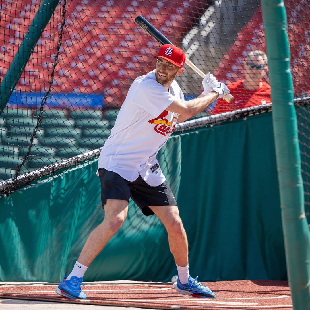 セントルイス・カージナルスさんのインスタグラム写真 - (セントルイス・カージナルスInstagram)「Matt Turner was turning heads at batting practice! ⚽️💪」6月29日 3時29分 - cardinals