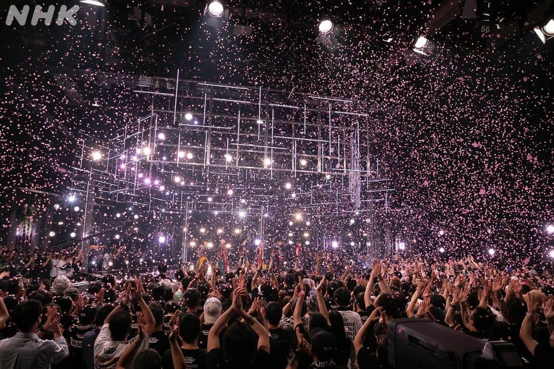 NHK「シブヤノオト」さんのインスタグラム写真 - (NHK「シブヤノオト」Instagram)「❤️🖤 #BiSH Bye-ByeリクエストShow🖤❤️  Live Photo📸⑤  🎤#Nothing~#beautifulさ~#Mylandscape 🎤#Mydistinction 🎤#ヒーローワナビー 🎤#二人なら 🎤#プロミスザスター 🎤#ByeByeShow  #BiSHバイバイ_Venue101 #Venue101」6月29日 22時00分 - nhk_venue101